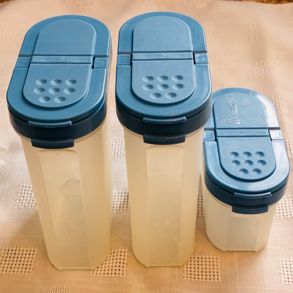 Tupperware Blue and White Spice Set